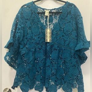 NWT!Ultra Pink Crochet Batwing Teal Top Sz L